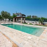 Rita With Pool By Rentbeat *