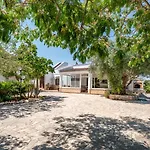 Rita With Pool By Rentbeat Villa Ostuni